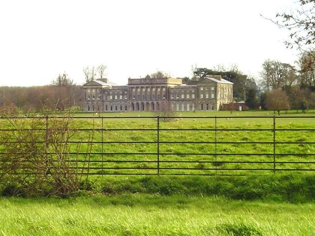 Biệt thự cổ Heveningham Hall, một trong số các bất động sản thuộc sở hữu của Jon Hunt